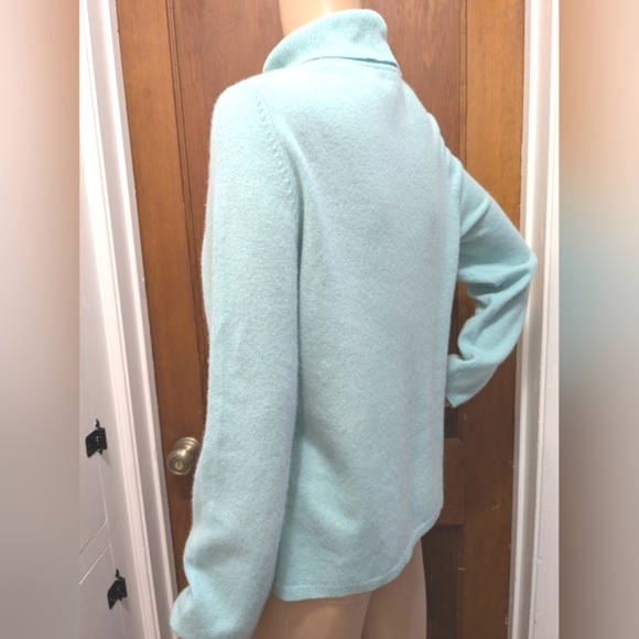 Cashmere Blue Turtle Neck Large - Picture 7 of 9